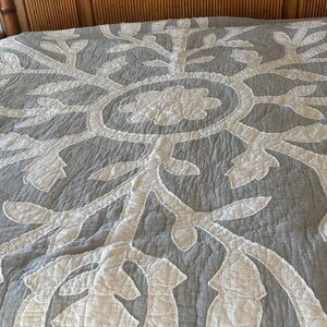 Pottery Barn Blue appliqué quilt king and one king sham